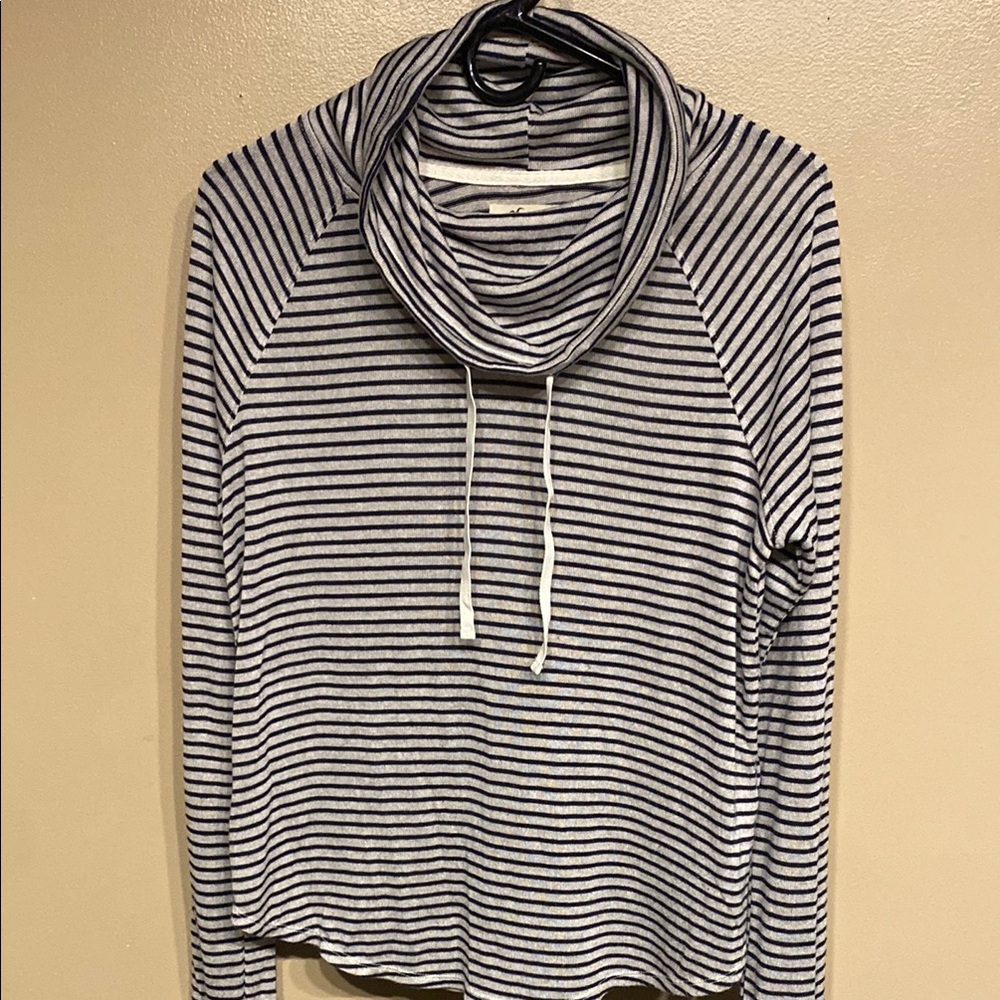 Hollister White and Blue Long Sleeve Hoodie Relaxed Fit